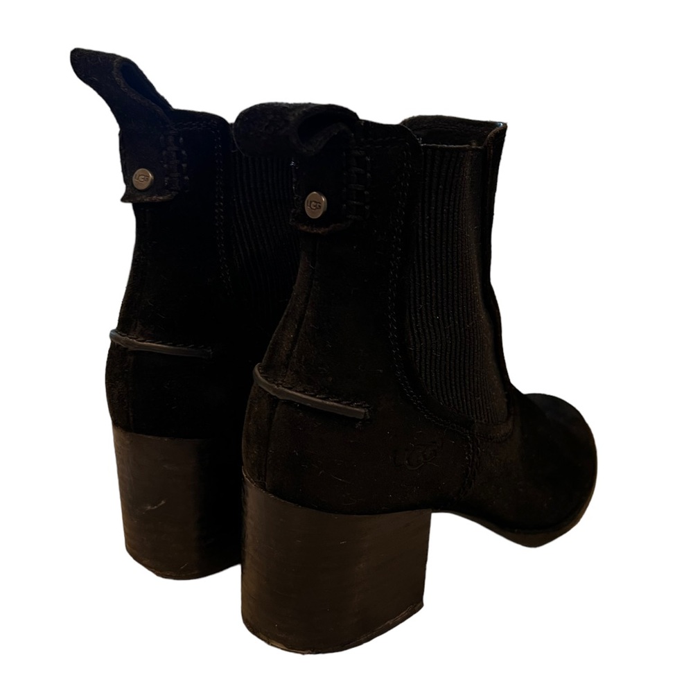 UGG Faye Chelsea Black Suede Heeled Women’s Ankle Boot Size 9 - Picture 3 of 5